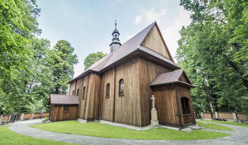 Drewniany kościół.