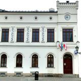 Muzeum Ratusz w Oświęcimiu mieści się w budynku XIX w. ratusza. Prezentowana w nim interaktywna wystawa pn. 