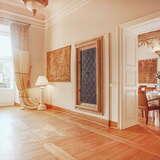 Elegancka, stylowo urządzona sala konferencyjna w Pałacu Bonerowski